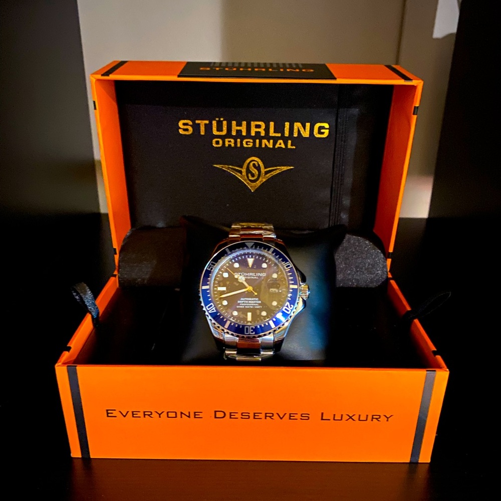 Men’s Stuhrling Original Aquadiver 42 MM (Silver/Blue Dial Stainless Steel)